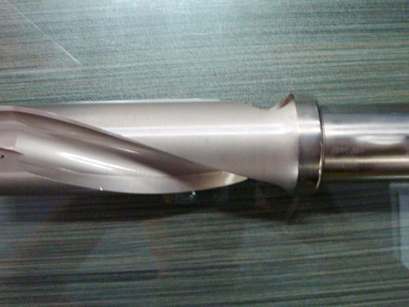 u鉆打深孔能不能退刀?